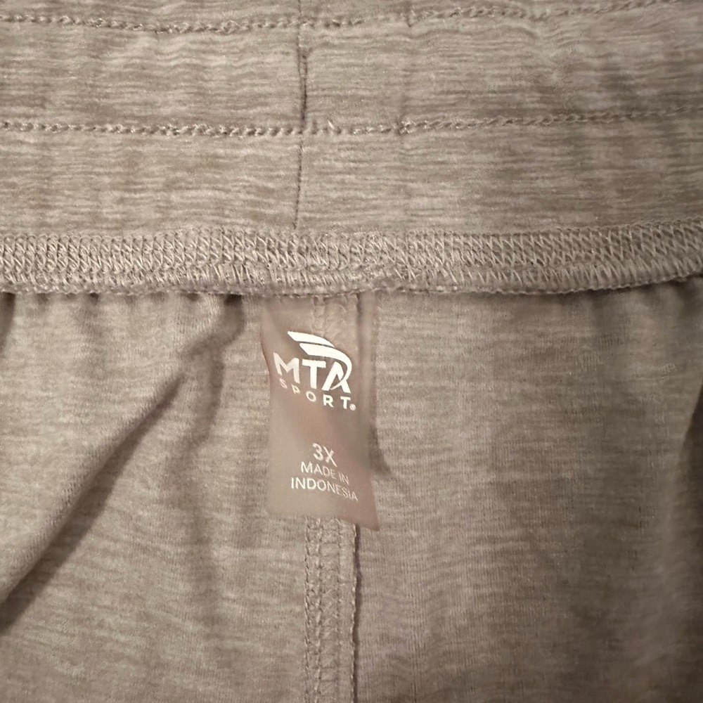 MTA Sport Gray Women's Shorts Size 3X EUC - Picture 5 of 9